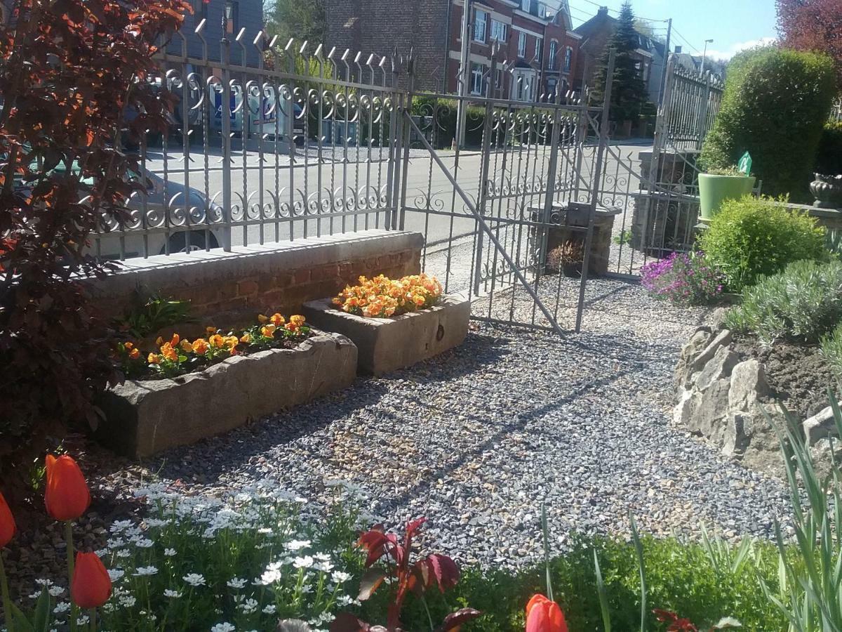 B&B Au Jardin Fleuri Марш ан Фамен Екстериор снимка